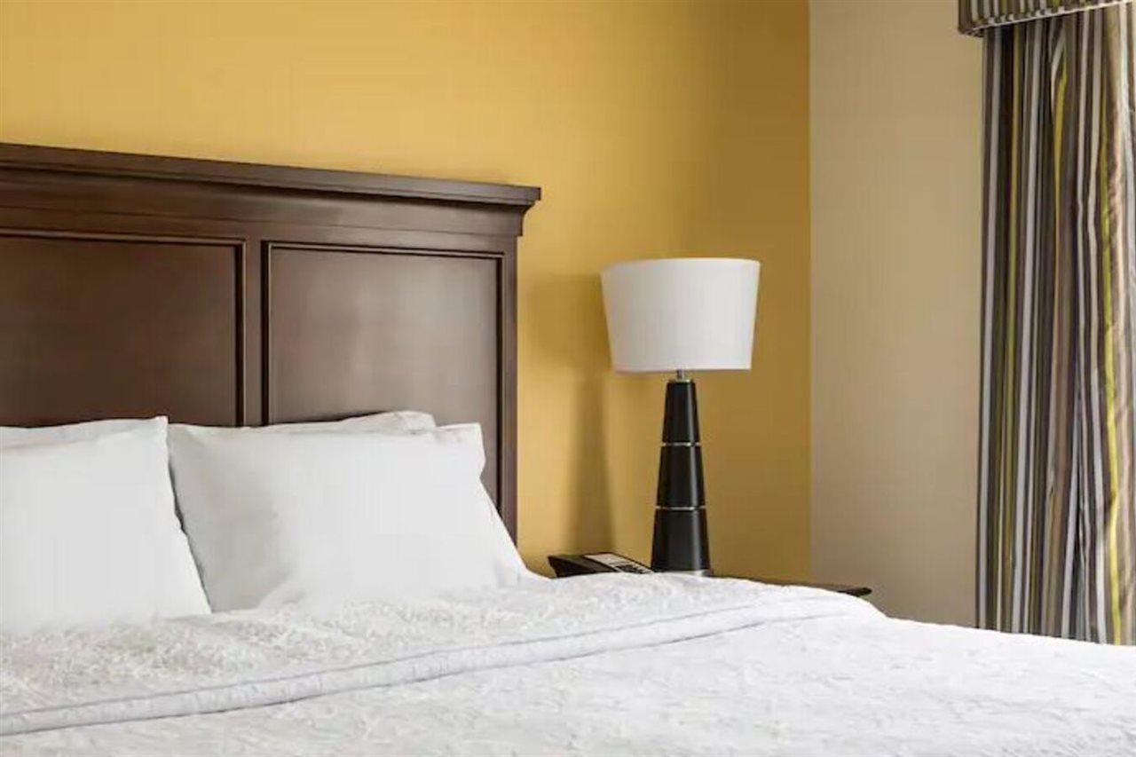 Hampton Inn & Suites Philadelphia Montgomeryville North Wales Exterior photo