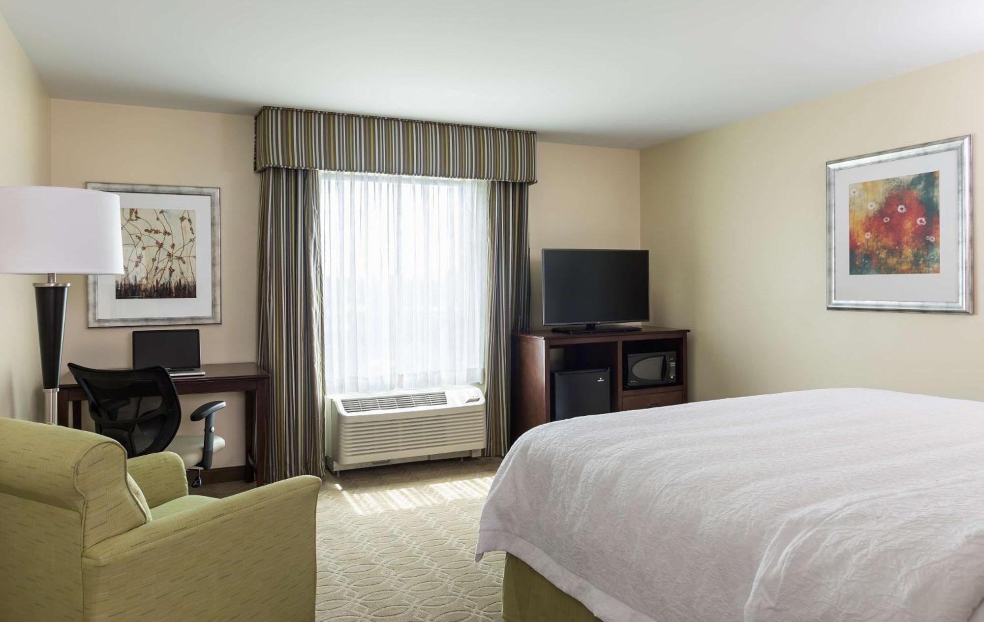 Hampton Inn & Suites Philadelphia Montgomeryville North Wales Exterior photo