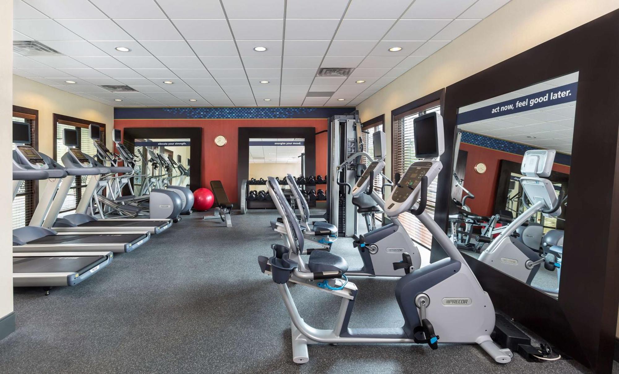 Hampton Inn & Suites Philadelphia Montgomeryville North Wales Exterior photo