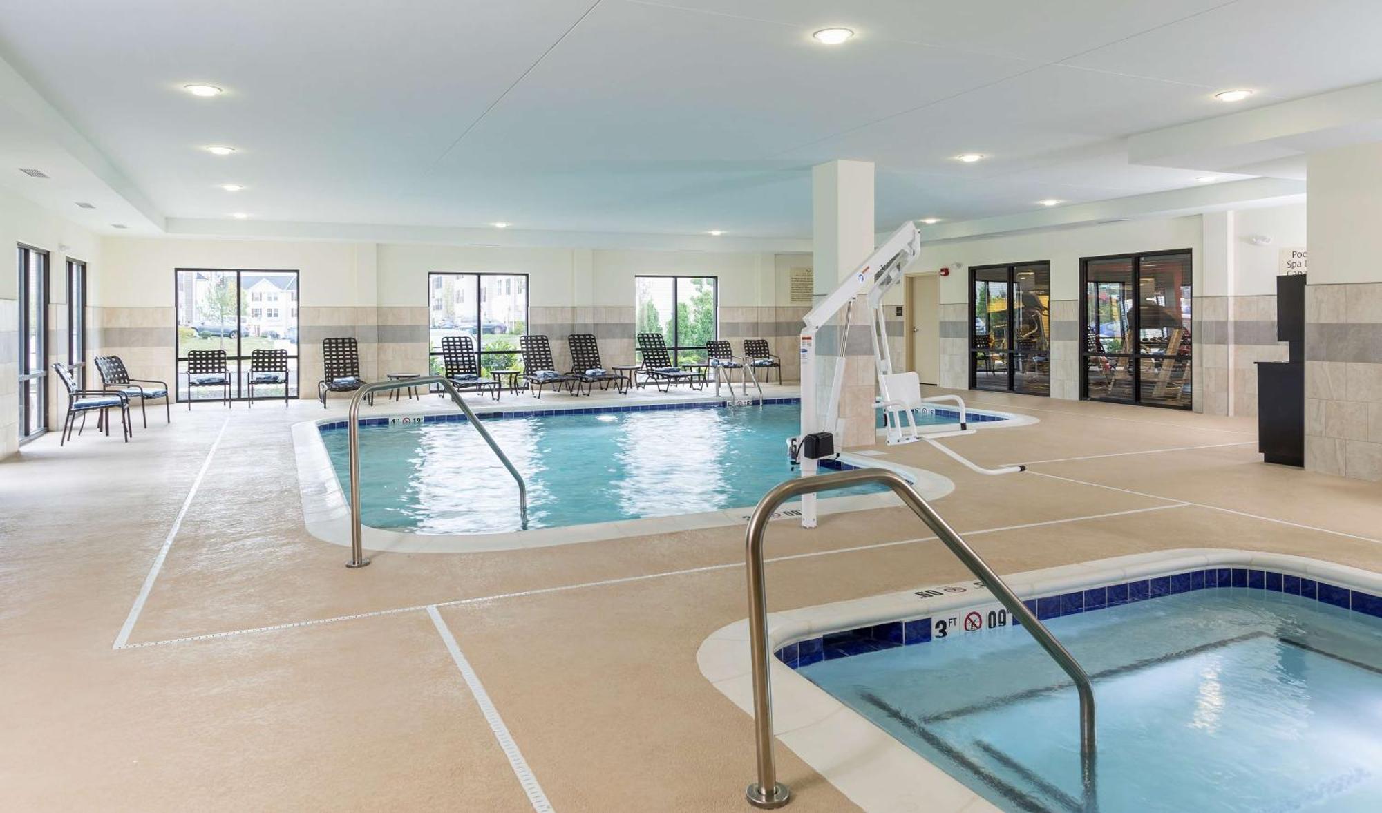Hampton Inn & Suites Philadelphia Montgomeryville North Wales Exterior photo