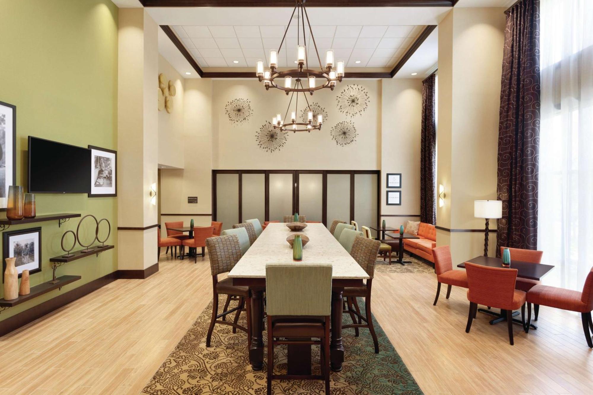 Hampton Inn & Suites Philadelphia Montgomeryville North Wales Exterior photo